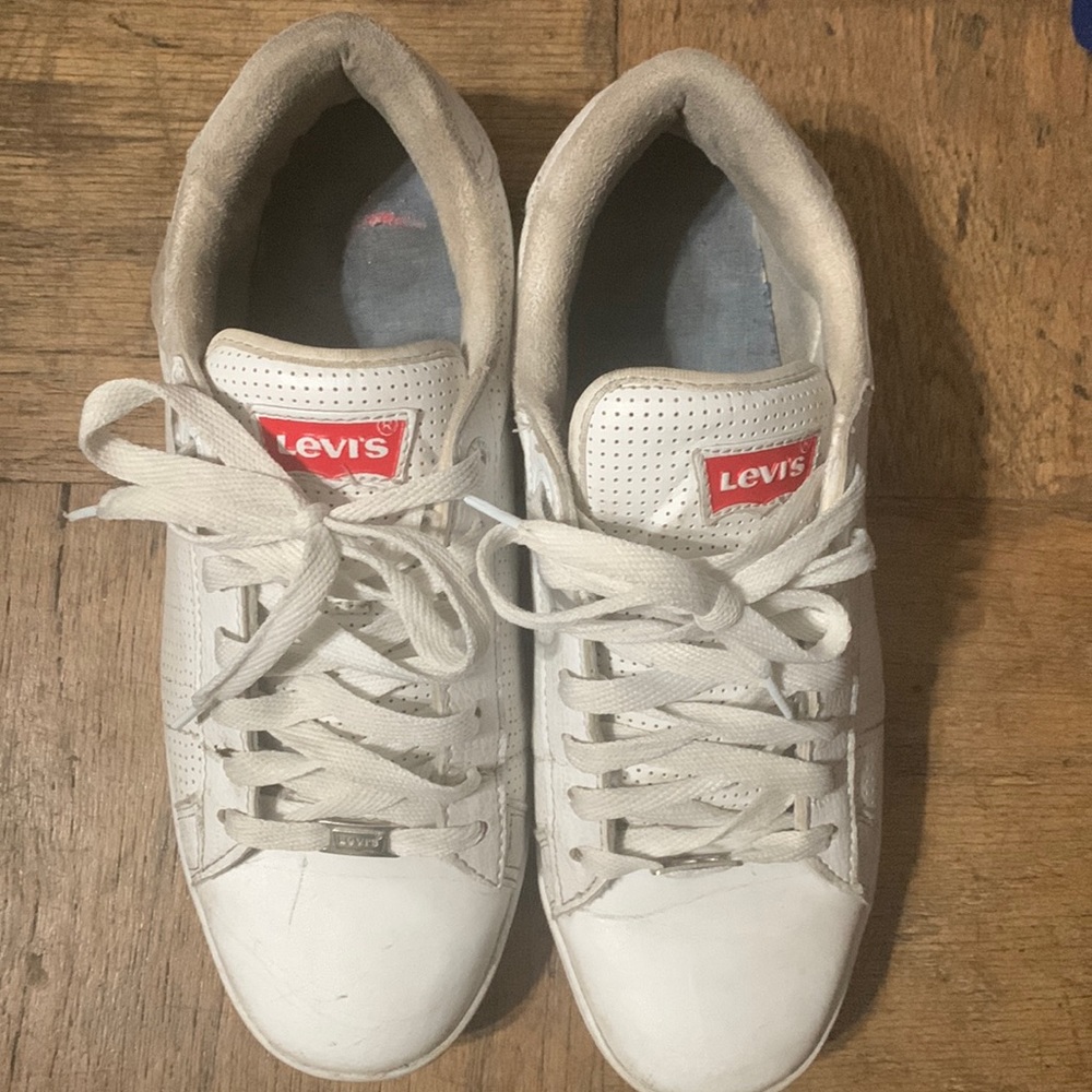 Used mens white levis size 10.5